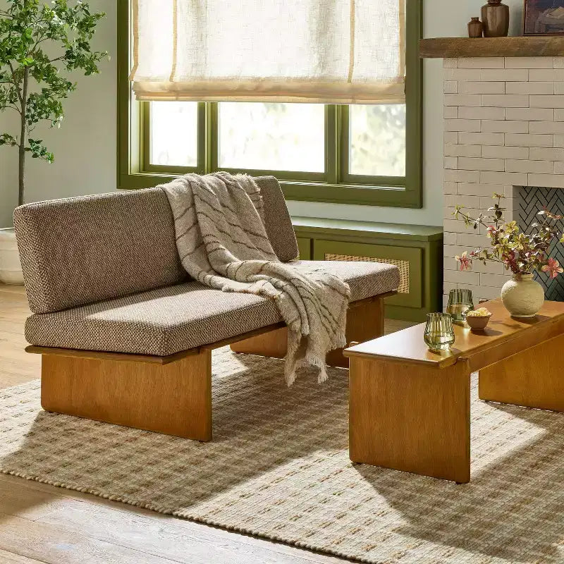 Banc de mi-siècle rembourré en tissu texturé couleur champignon avec dossier