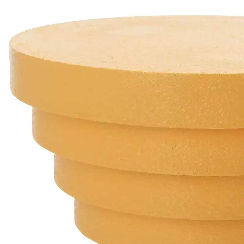 Table d'appoint sculpturale ronde – Design à disques superposés, jaune, MDF