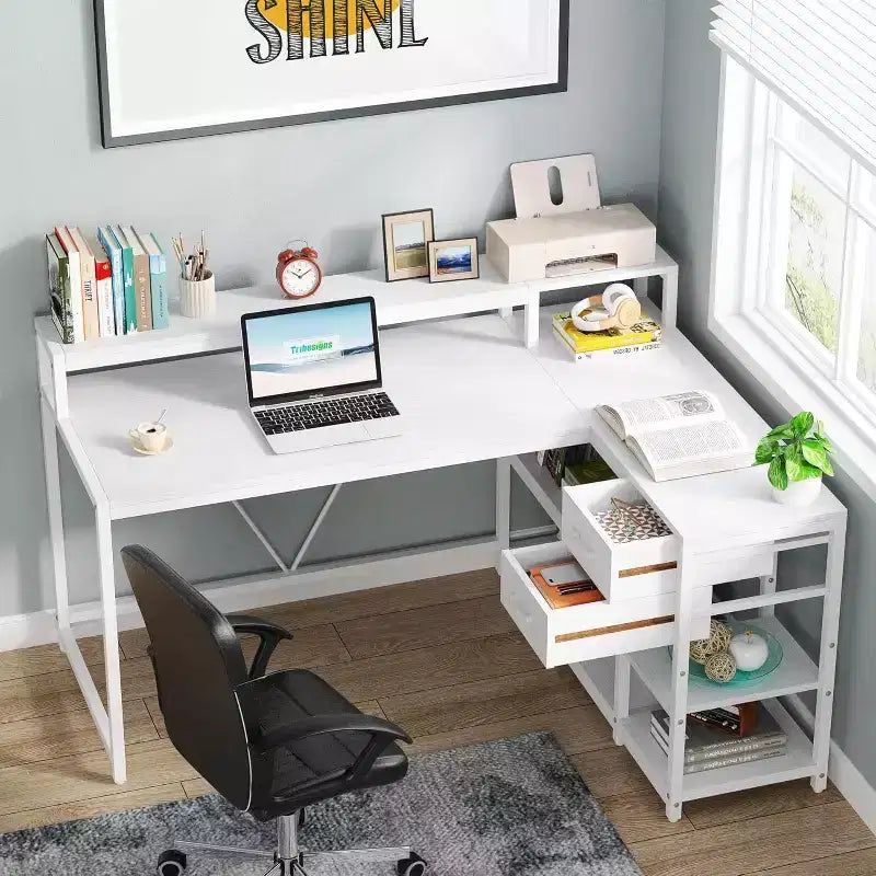 Bureau d'angle informatique