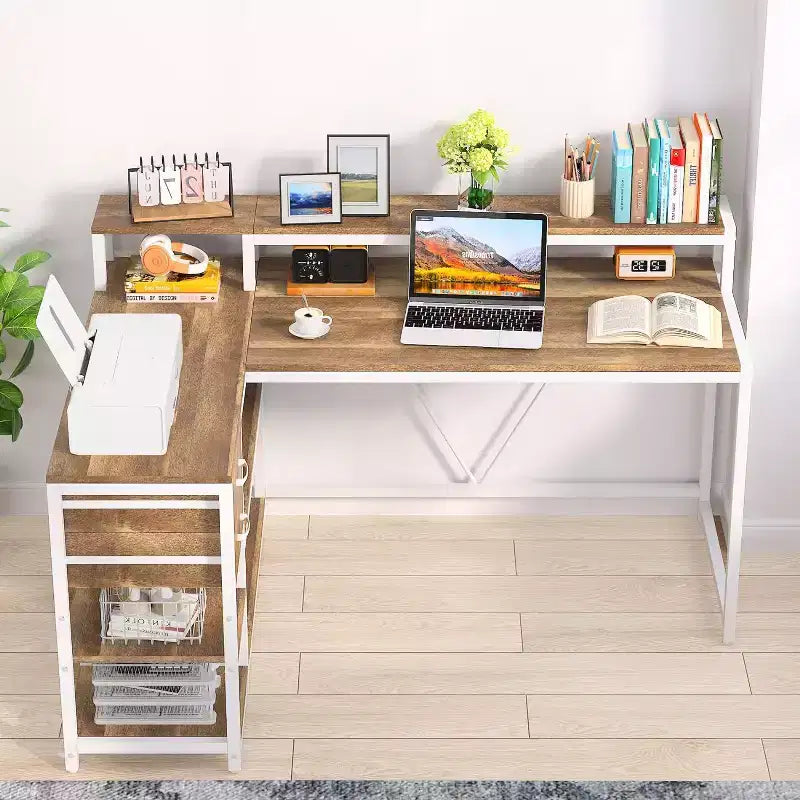 Bureau d'angle informatique