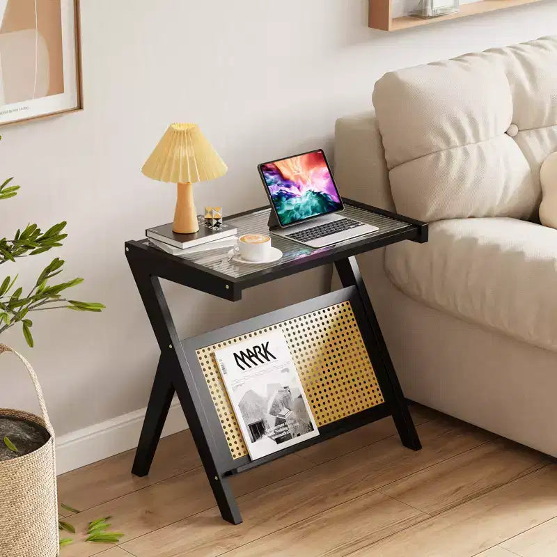 Table d'appoint en rotin en Z avec structure en bambou et plateau en verre trempé